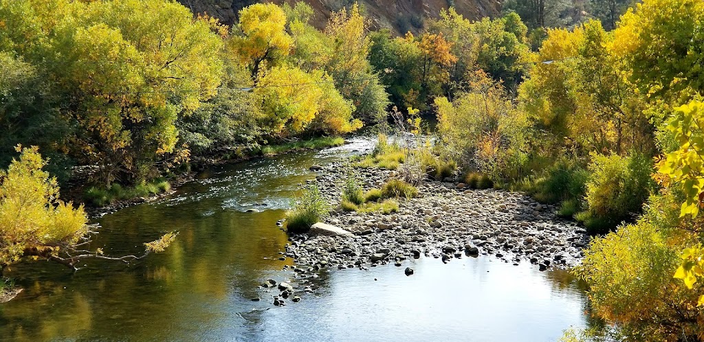 McNallys Burger Stand | restaurant | 1941 Kern River Hwy, Kernville, CA 93238, USA | 7603762430 OR +1 760-376-2430