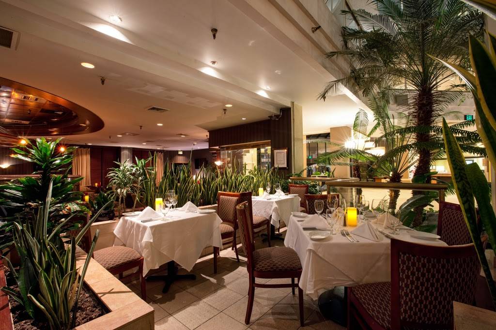 Ruths Chris Steak House | restaurant | Embassy Suites Hotel, 2300 Woodcrest Pl, Birmingham, AL 35209, USA | 2058799995 OR +1 205-879-9995