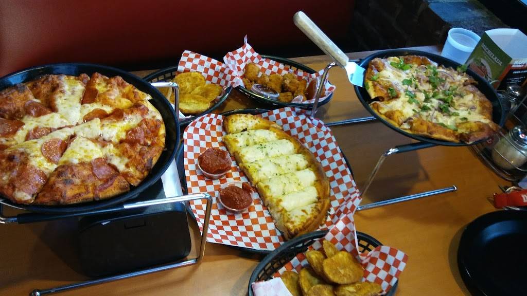 Shakeys Pizza Parlor | restaurant | 935 W Arbor Vitae St, Inglewood, CA 90301, USA | 3106495044 OR +1 310-649-5044