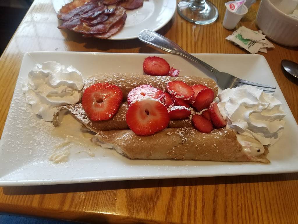 The New Moon | restaurant | 17 Pepperell Square, Saco, ME 04072, USA | 2072822241 OR +1 207-282-2241