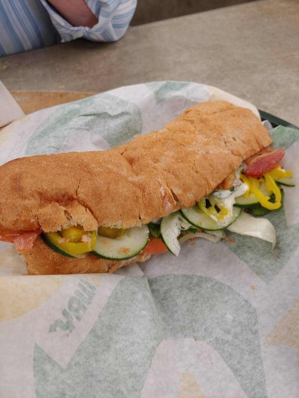 Pizza Hut | meal takeaway | 909 Alden Dr, Auburn, NE 68305, USA | 4022744391 OR +1 402-274-4391