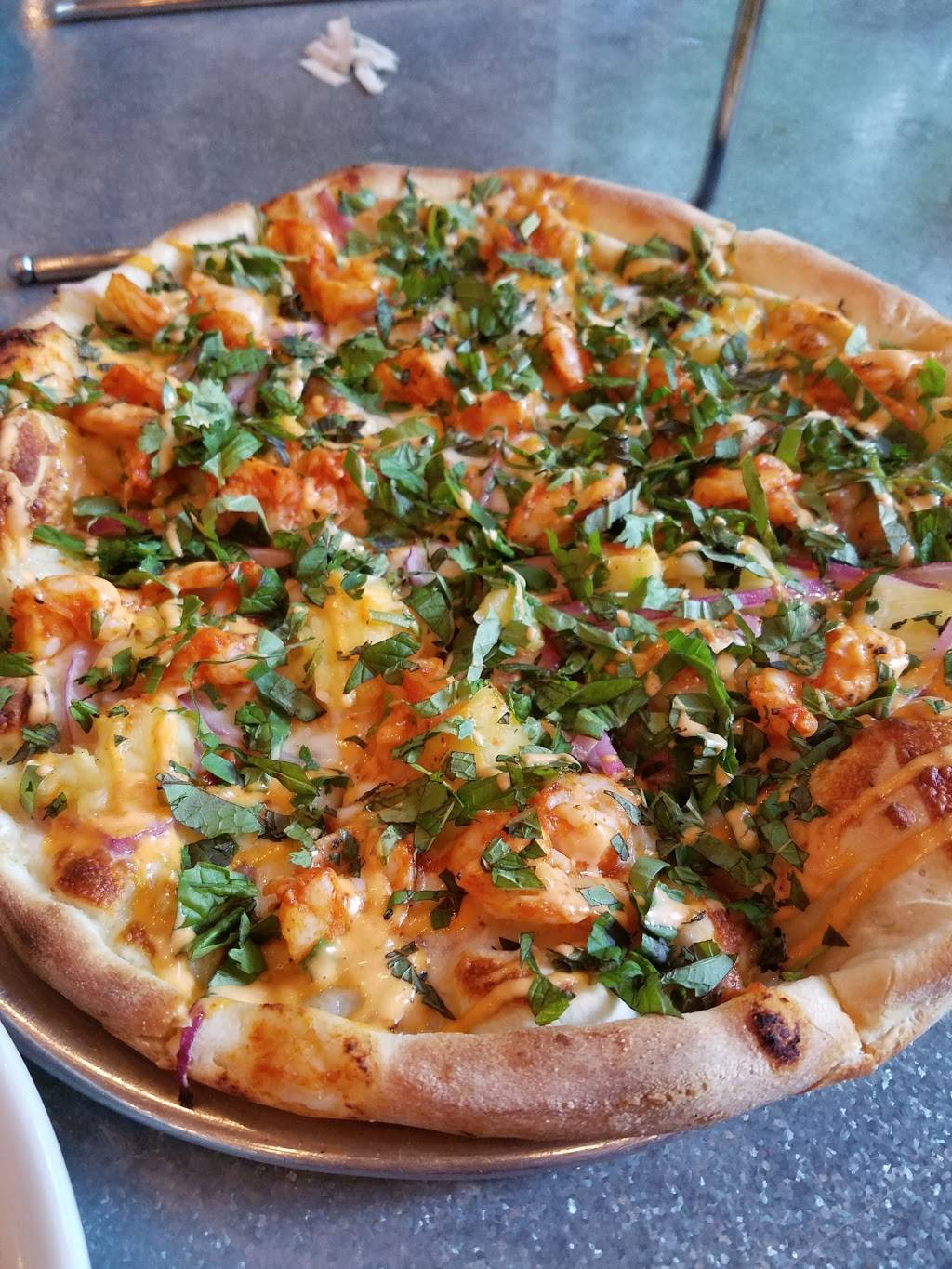 Pies & Pints - Fayetteville, WV | restaurant | 219 W Maple Ave, Fayetteville, WV 25840, USA | 3045742200 OR +1 304-574-2200