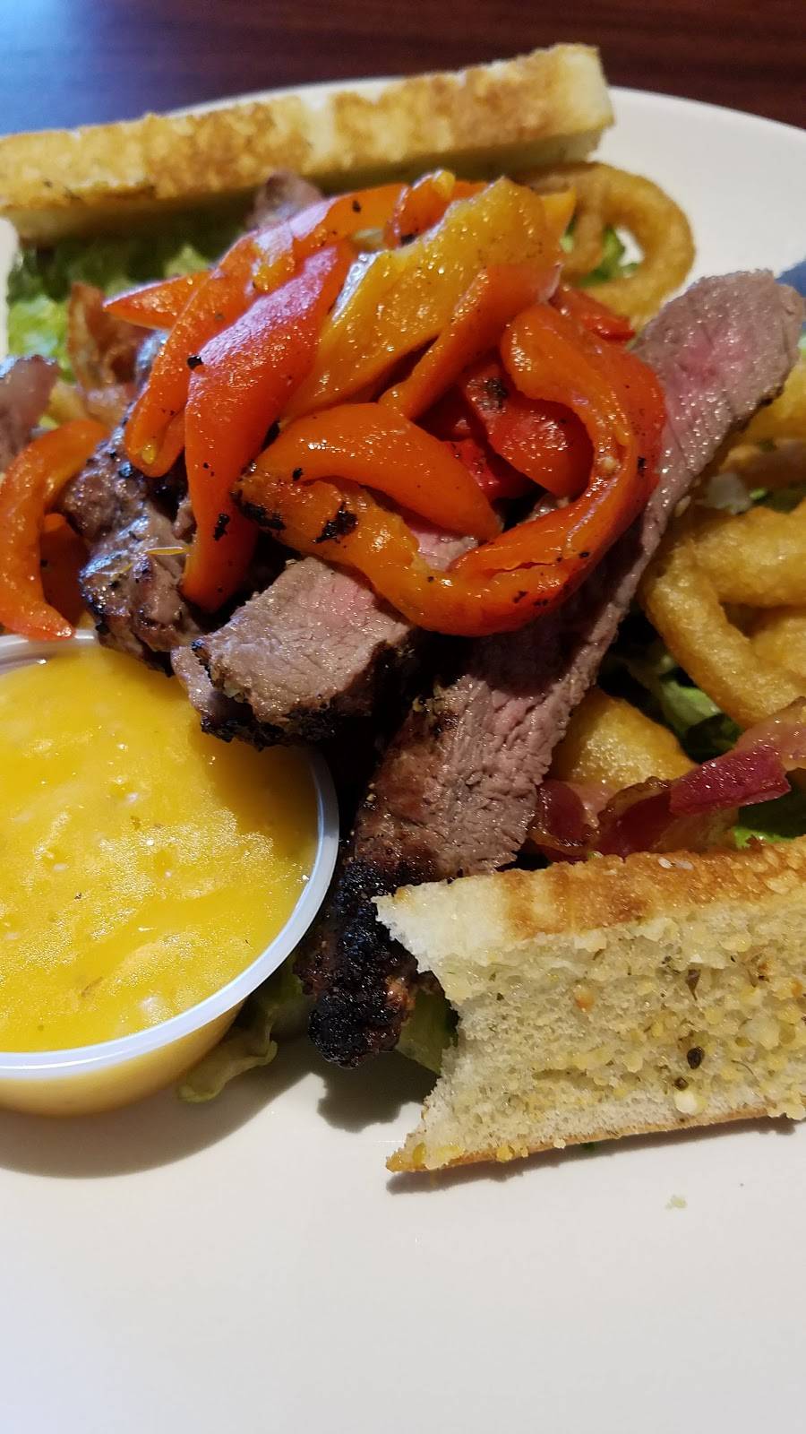 Zanto Southwick | restaurant | 587 College Hwy, Southwick, MA 01077, USA | 4135690164 OR +1 413-569-0164