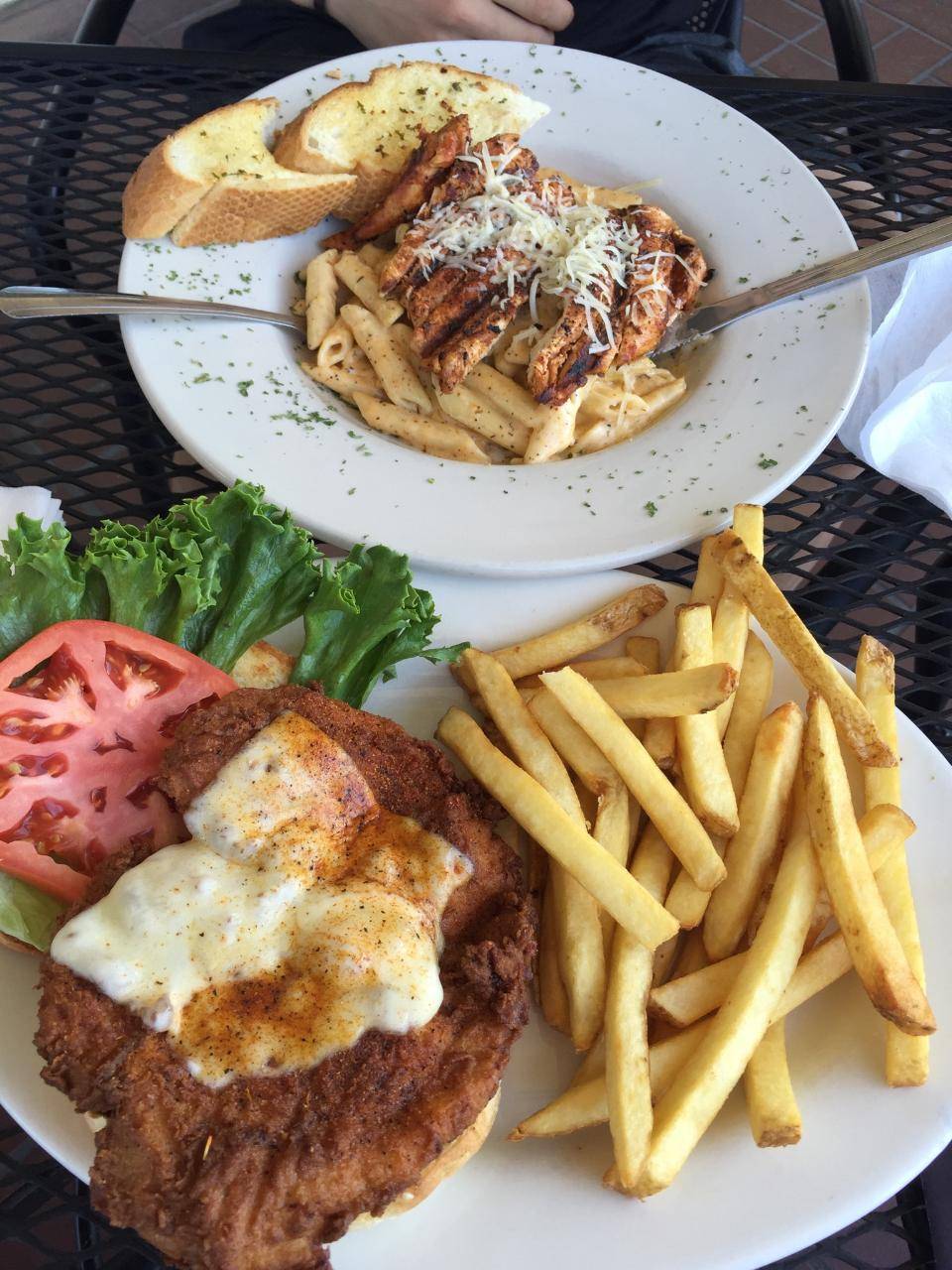 Mazzys Sports Bar & Grill (Marietta) | restaurant | 2217 Roswell Rd, Marietta, GA 30062, USA | 6782131688 OR +1 678-213-1688