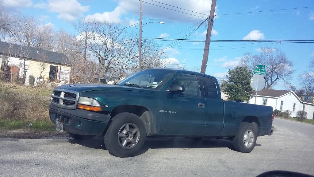 Chewys Creole Soul Food | restaurant | 1030 Teal St, Houston, TX 77029, USA | 7136570499 OR +1 713-657-0499