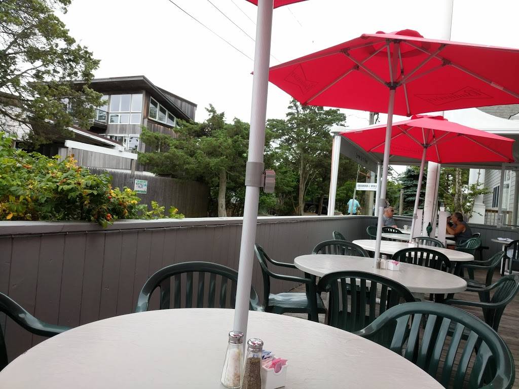 Kismet Inn | restaurant | 1 Oak St, Kismet, NY 11706, USA | 6315835592 OR +1 631-583-5592