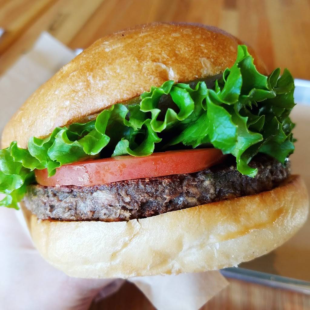 Beeps Burgers | restaurant | 24703 Amador St, Hayward, CA 94544, USA | 5104703022 OR +1 510-470-3022