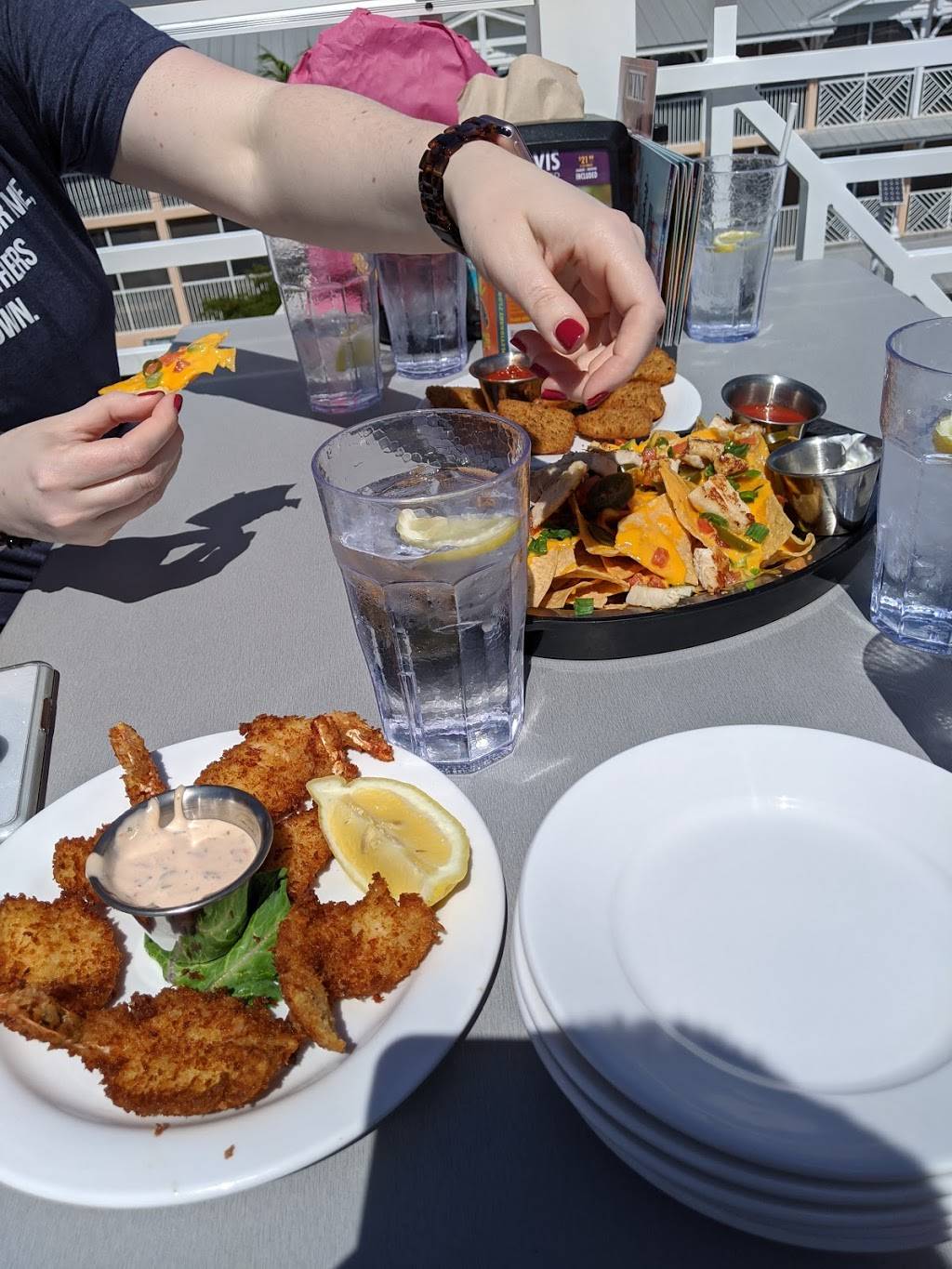 Daiquiri Deck Anna Maria Island | restaurant | 107 Bridge St, Bradenton Beach, FL 34217, USA | 9412533300 OR +1 941-253-3300