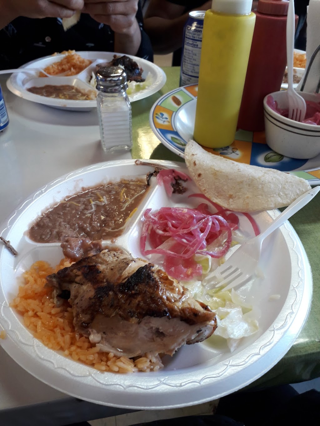 Super Pollo | restaurant | 150 W Pancake Blvd, Liberal, KS 67901, USA | 6206264899 OR +1 620-626-4899