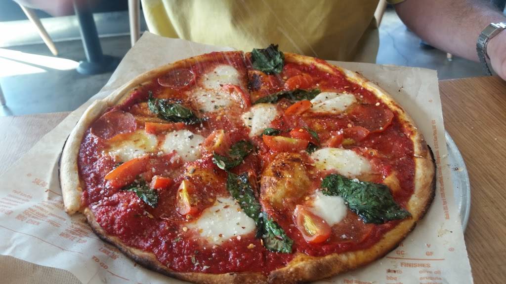 Blaze Pizza | meal takeaway | 13075 Victory Blvd, North Hollywood, CA 91606, USA | 8184836819 OR +1 818-483-6819