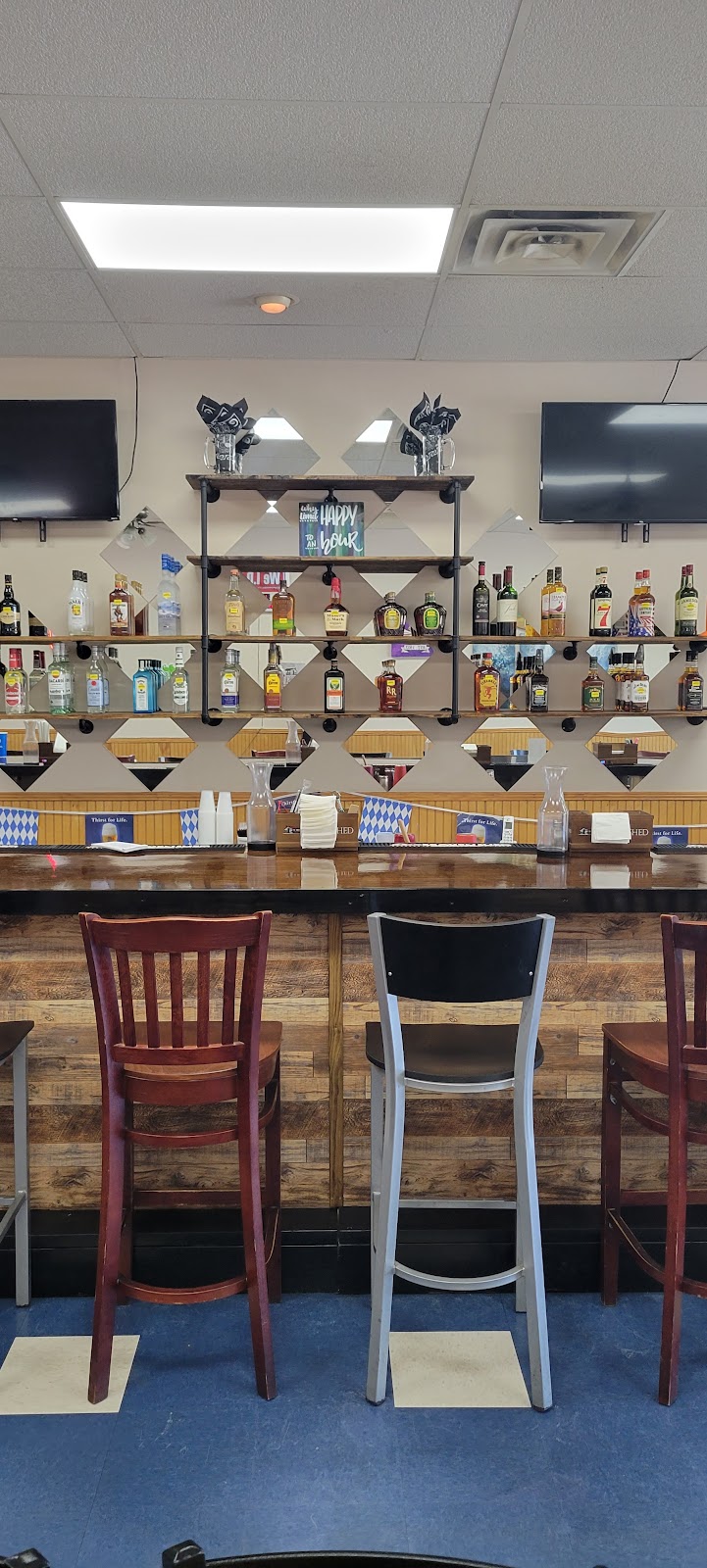 The Public House | restaurant | 160 Towne Center, Suite 110, Chocowinity, NC 27817, USA | 2528330686 OR +1 252-833-0686