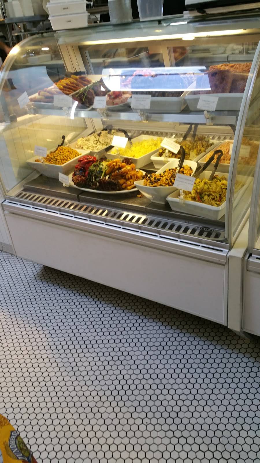 Joans on Third | restaurant | 12059 Ventura Pl, Studio City, CA 91604, USA | 8182013900 OR +1 818-201-3900