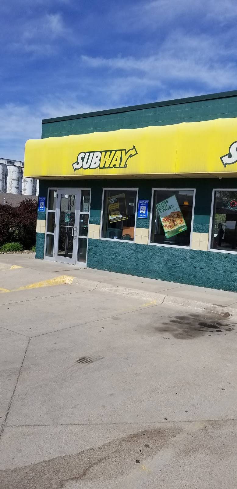 Subway | meal takeaway | 3245 S 10th St, Lincoln, NE 68502, USA | 4024219191 OR +1 402-421-9191