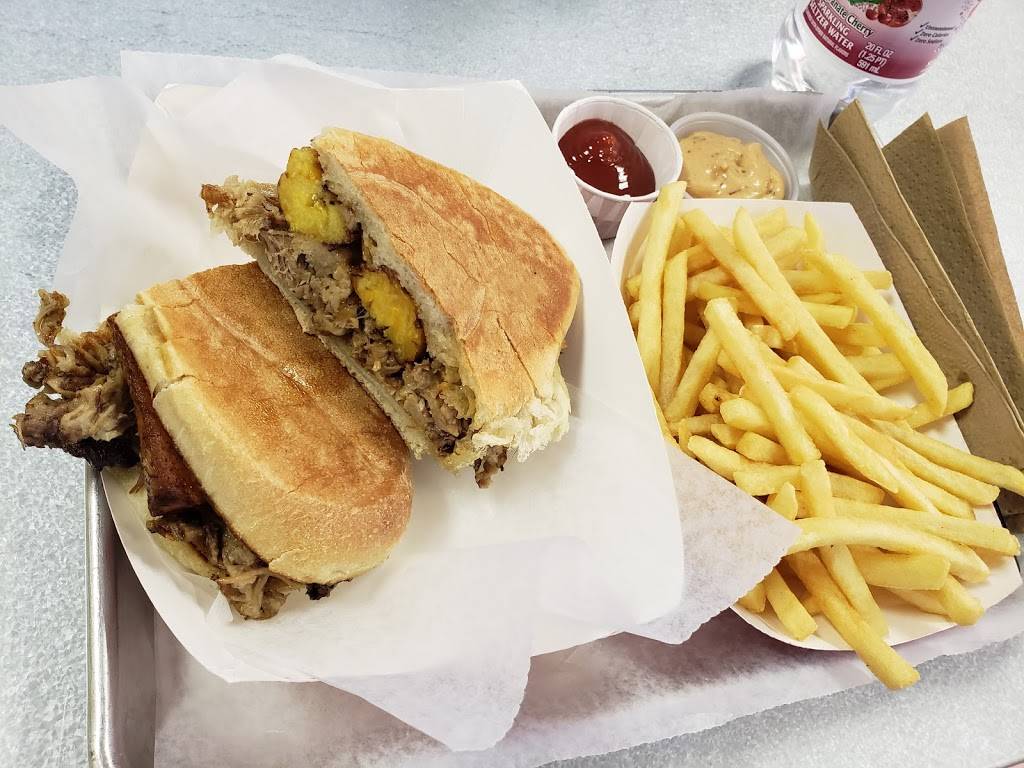 Andes Gourmet Deli | restaurant | 148 Amity Rd, New Haven, CT 06515, USA | 4752099385 OR +1 475-209-9385