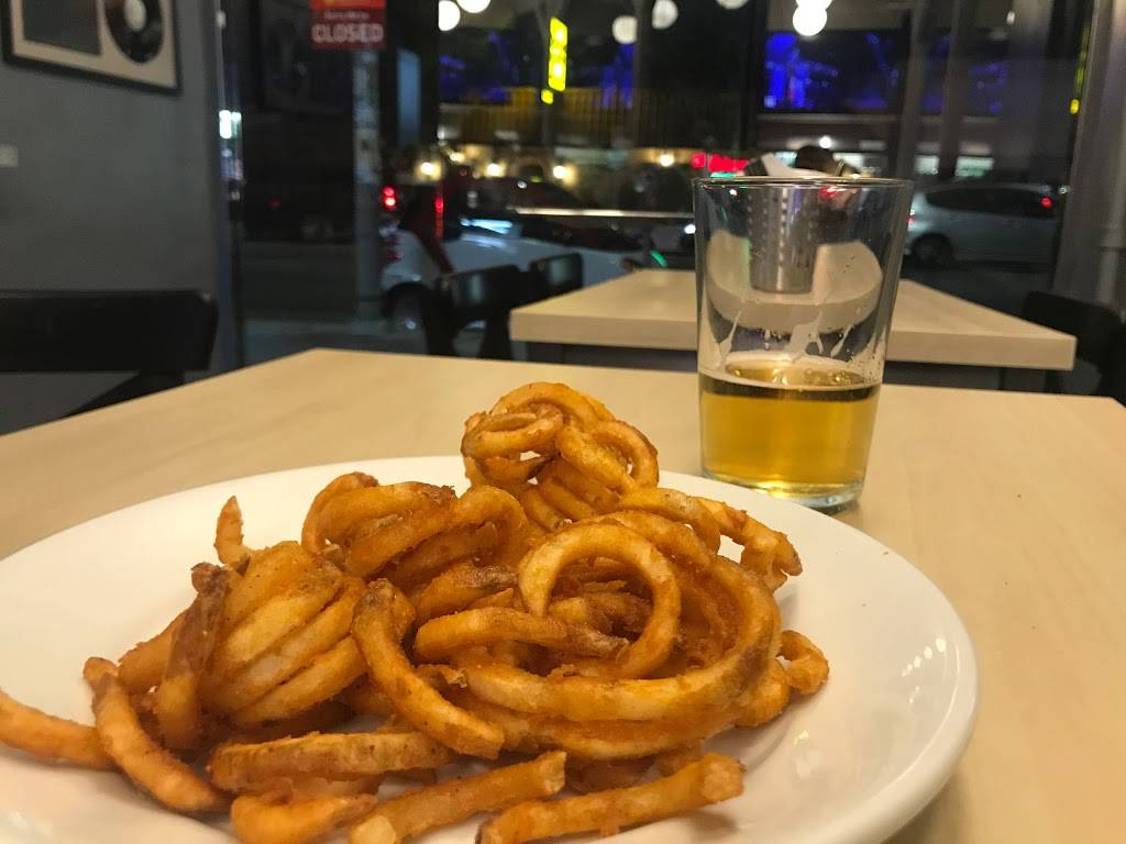 Sunset Grill | restaurant | 7439 Sunset Blvd, Los Angeles, CA 90046, USA | 3238515557 OR +1 323-851-5557