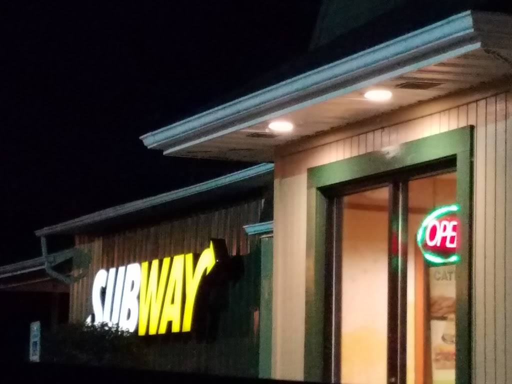 Subway | restaurant | 900 S Pleasantview Dr, Tuscola, IL 61953, USA | 2172535050 OR +1 217-253-5050