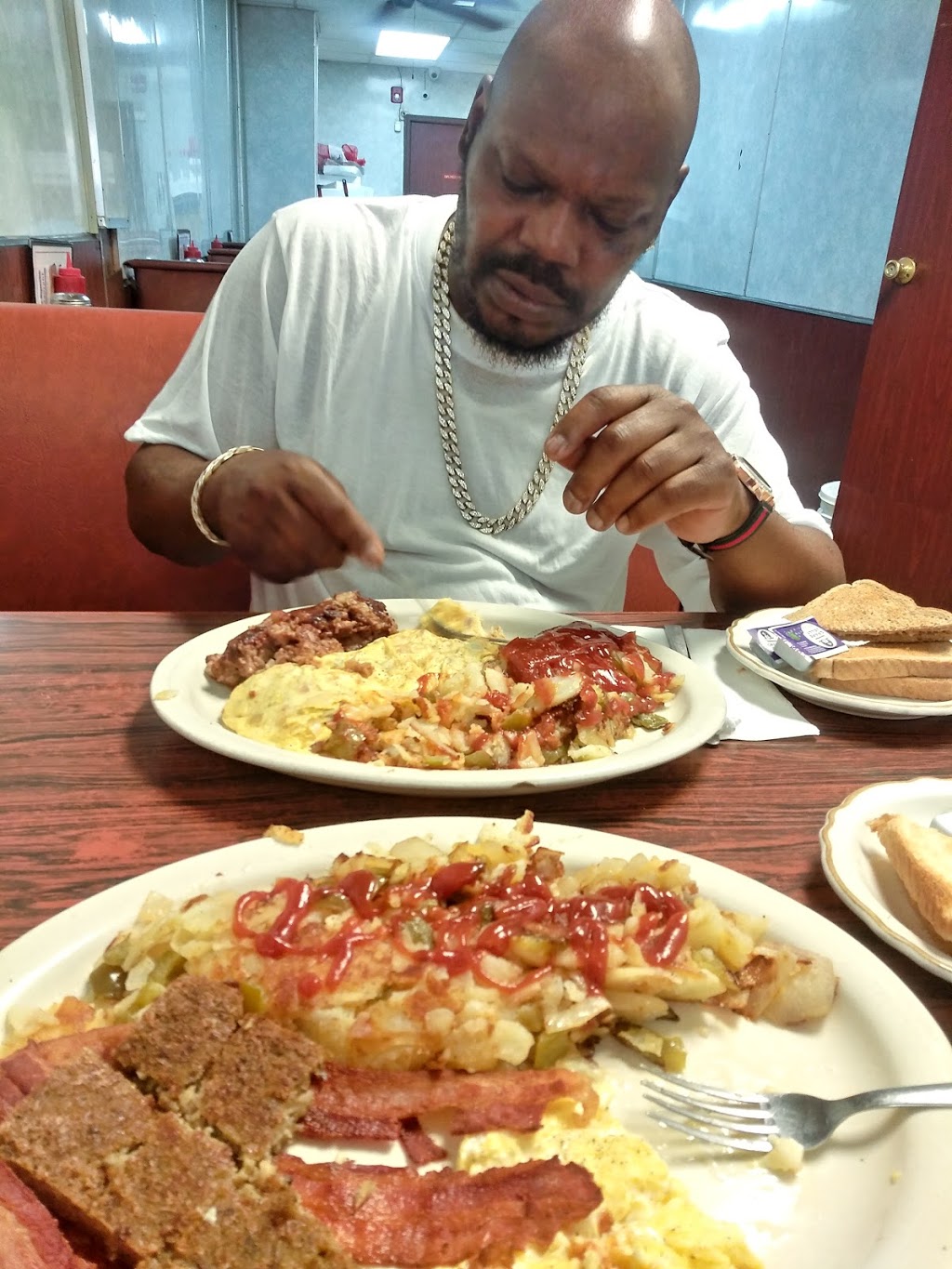 Erie Square Restaurants | restaurant | 3651 Germantown Ave, Philadelphia, PA 19140, USA | 2152262616 OR +1 215-226-2616