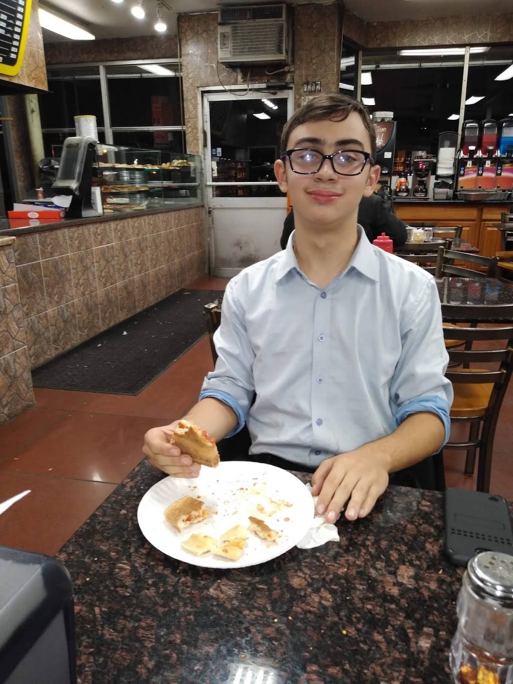 Yankys Pizza | restaurant | 4502 16th Ave, Brooklyn, NY 11204, USA | 7184362585 OR +1 718-436-2585