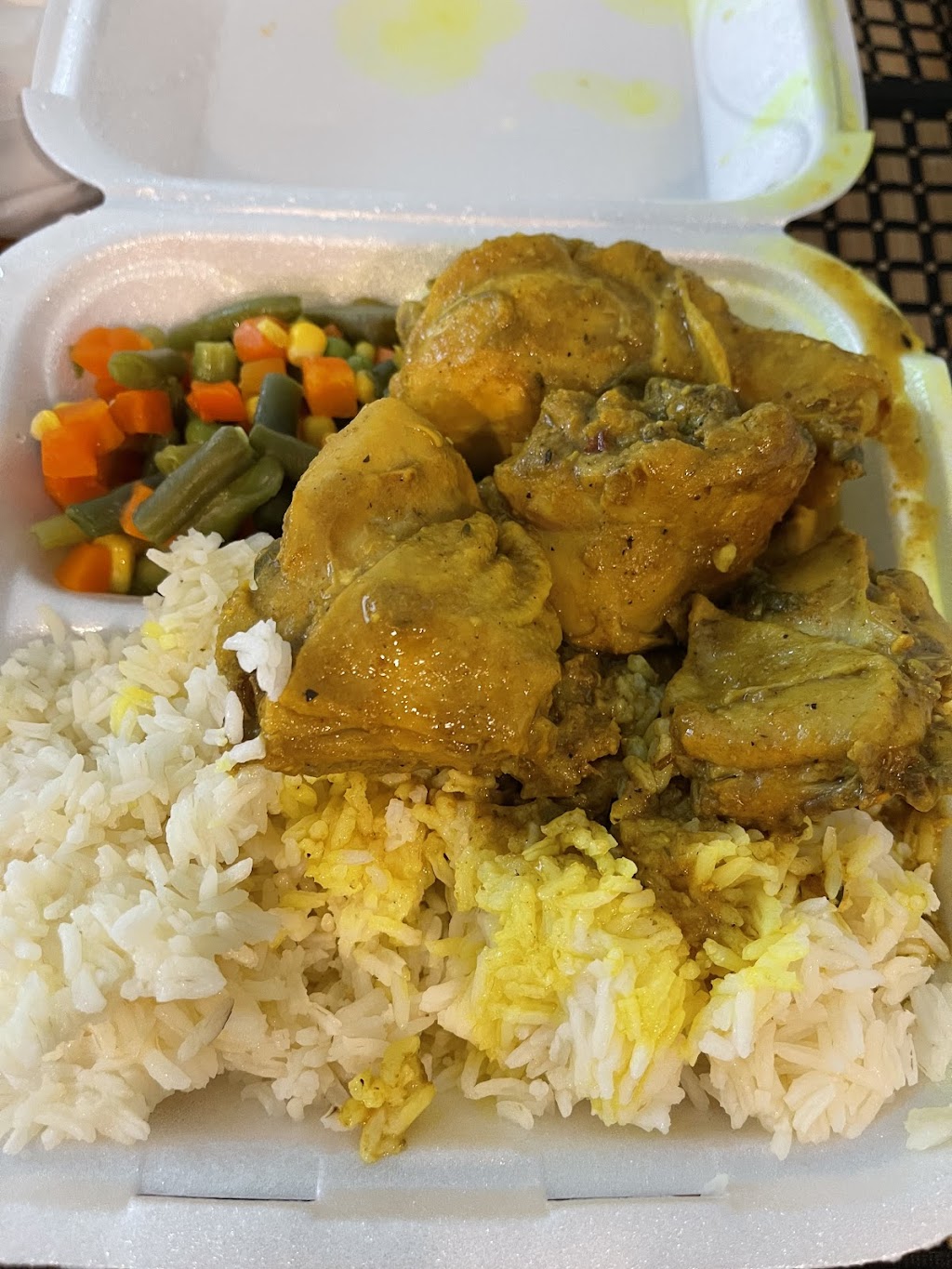 UPTOP JAMAICAN RESTAURANT & LOUNGE | restaurant | 18707 SW 107th Ave, Cutler Bay, FL 33157, USA | 3059647305 OR +1 305-964-7305