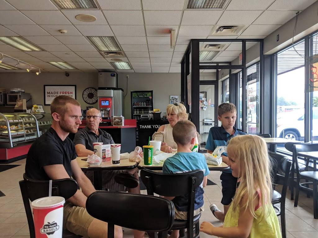 Big Apple Bagels | bakery | 4408 W Main St, Kalamazoo, MI 49006, USA | 2693819100 OR +1 269-381-9100