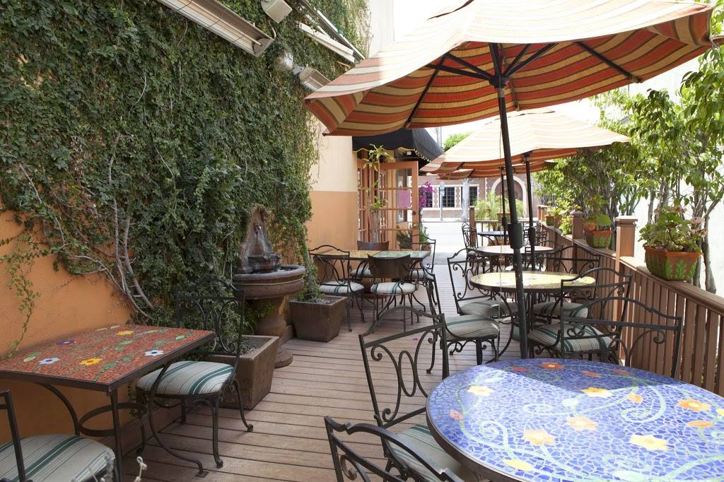 La Serenata Restaurant | restaurant | 2112, 10924 Pico Blvd, Los Angeles, CA 90064, USA | 3104419667 OR +1 310-441-9667