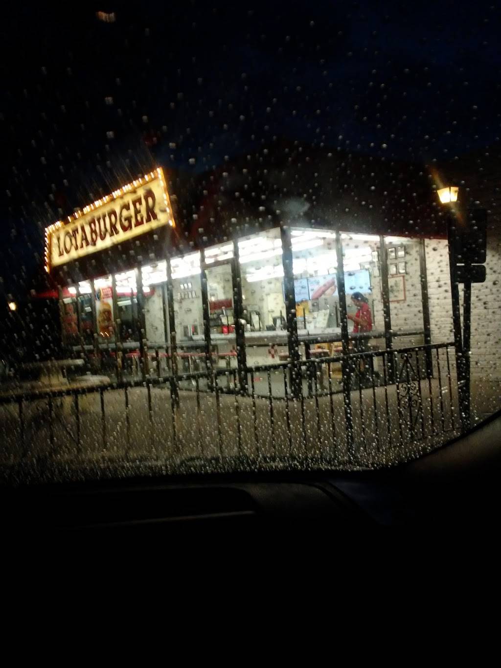 Blakes Lotaburger | restaurant | 9800 Central Ave SE, Albuquerque, NM 87123, USA | 5052920776 OR +1 505-292-0776