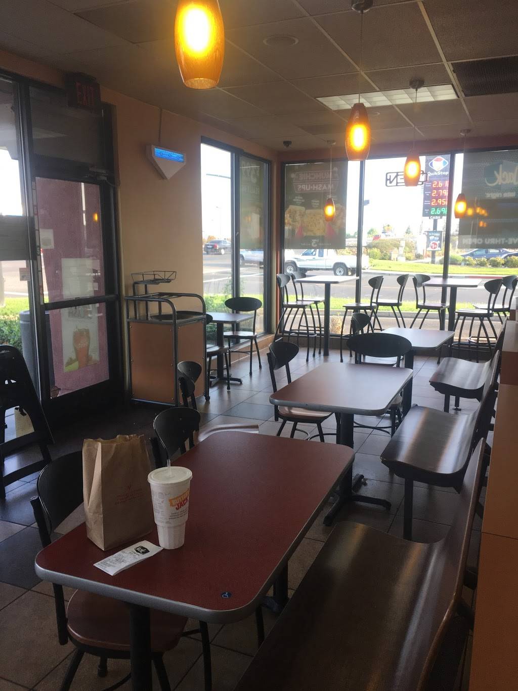 Jack in the Box | restaurant | 400 Joseph Gallo Ct, Livingston, CA 95334, USA | 2093948840 OR +1 209-394-8840