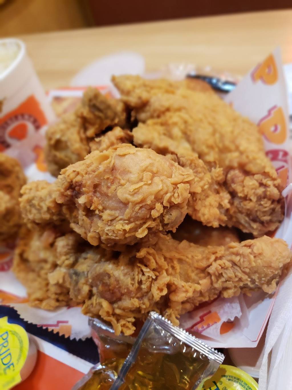 Popeyes Louisiana Kitchen | restaurant | 3110 E McKinley Ave, Fresno, CA 93703, USA | 5594421789 OR +1 559-442-1789