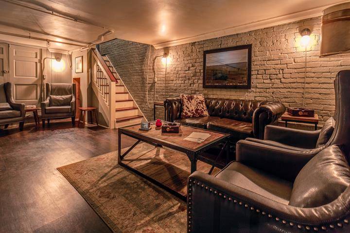 Bar: Cigar Especial | night club | 701 4th Ave S, Nashville, TN 37210, USA | 6159152514 OR +1 615-915-2514