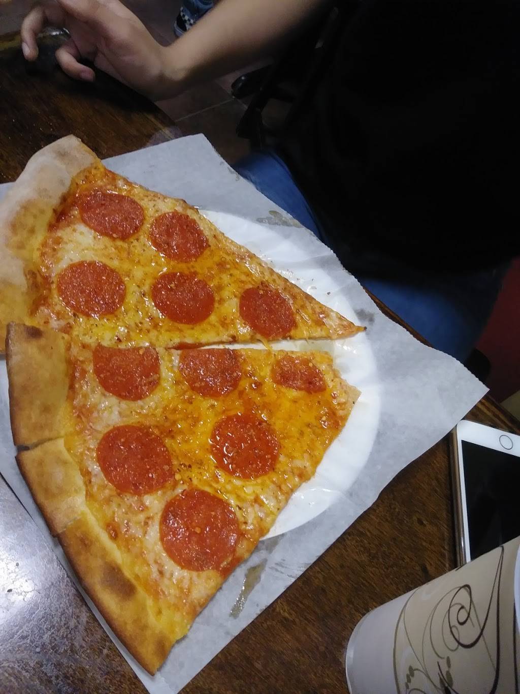 Castellos Pizza | restaurant | 8947 Conroy Windermere Rd, Orlando, FL 32835, USA | 4078760021 OR +1 407-876-0021