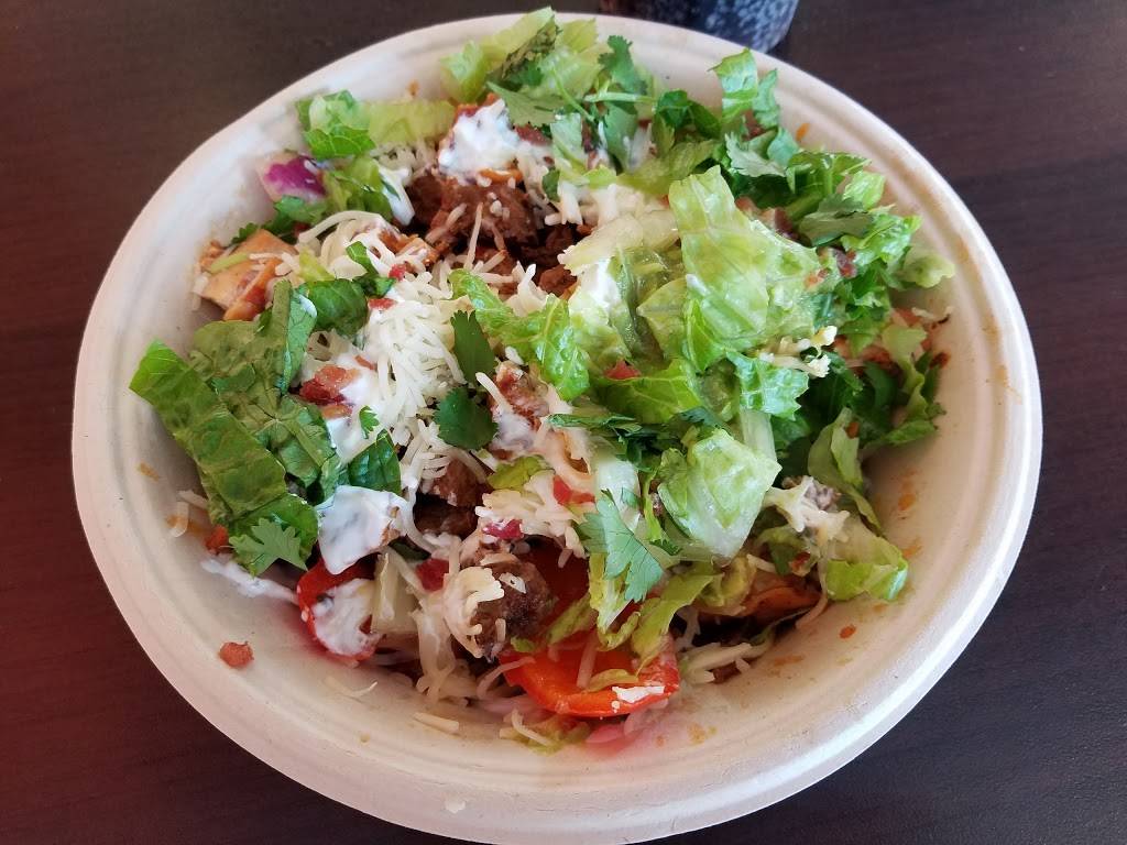 QDOBA Mexican Eats | restaurant | 3101 N Oakland Ave, Milwaukee, WI 53211, USA | 4143323000 OR +1 414-332-3000