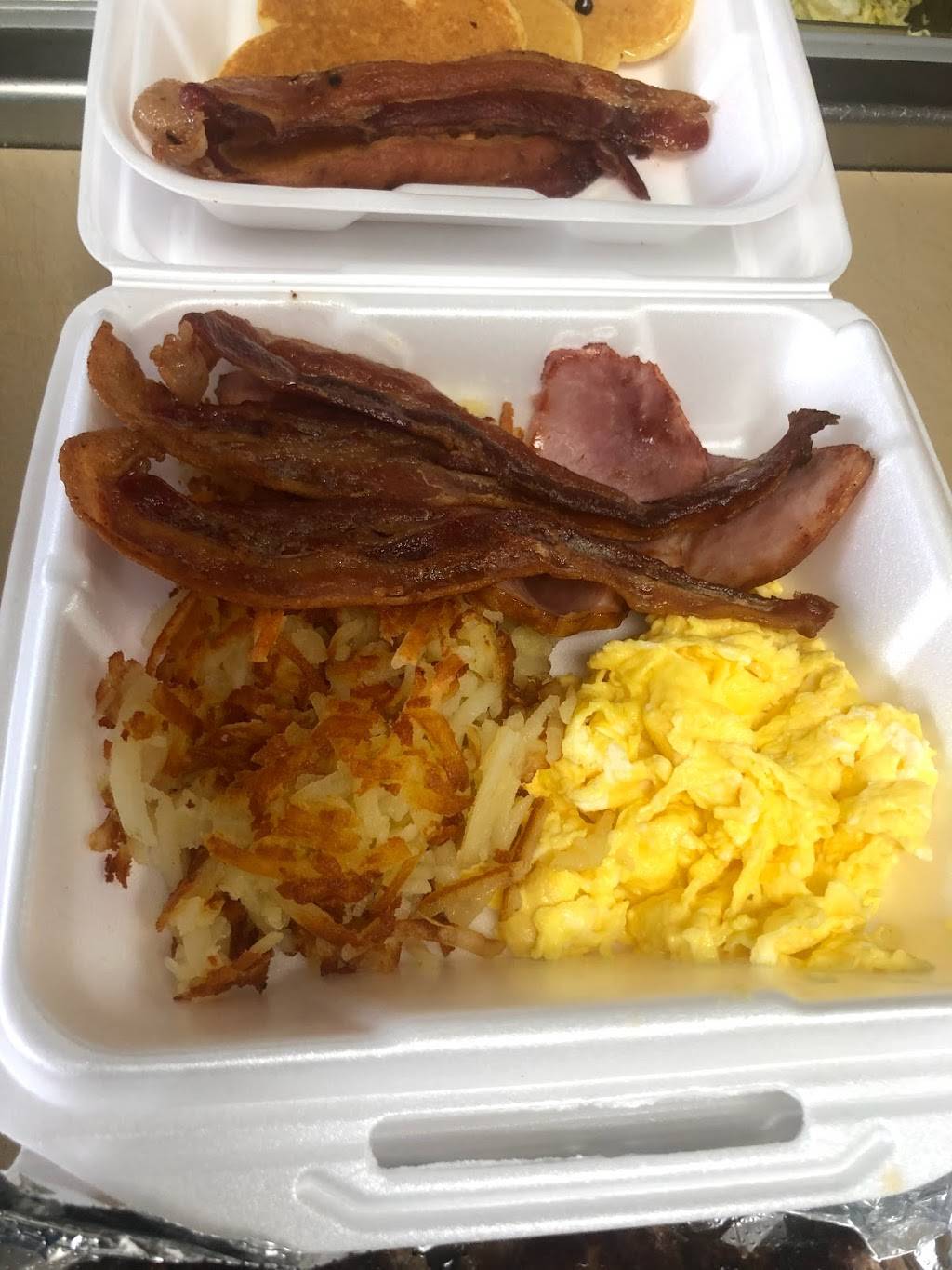 Lous Coney Island | restaurant | 19100 Mound Rd, Detroit, MI 48234, USA | 3138915222 OR +1 313-891-5222