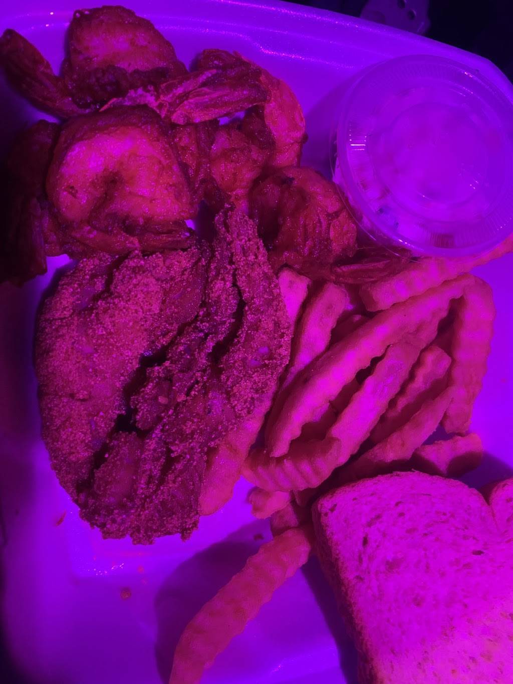 Jumbos Fish & Seafood | restaurant | 555 E Main St, Rochester, NY 14604, USA | 5854343818 OR +1 585-434-3818