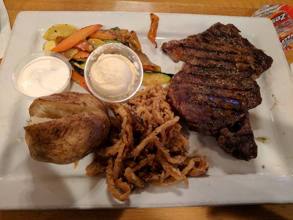 Charcoal Grill & Rotisserie | restaurant | 3839 Douglas Ave, Racine, WI 53402, USA | 2626392050 OR +1 262-639-2050