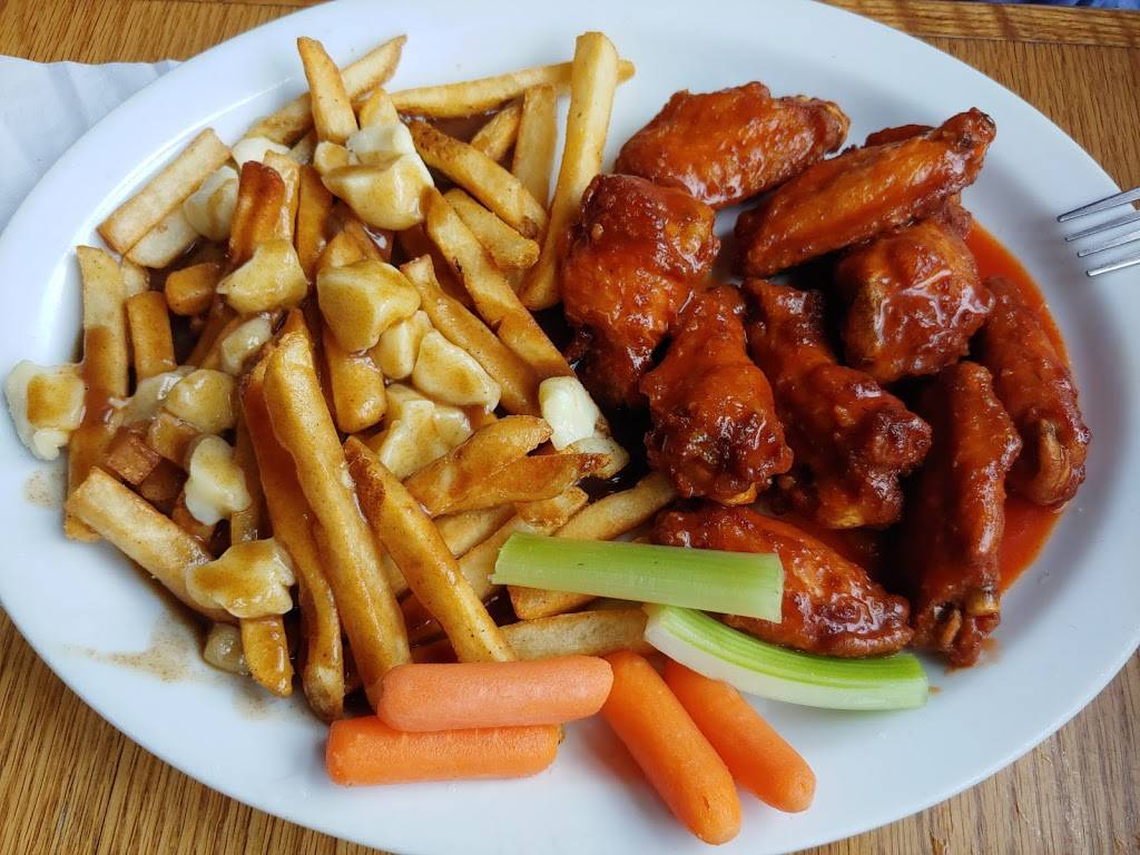 Wild Wing | restaurant | 700 Eagleson Rd, Kanata, ON K2M 2G9, Canada | 6132709453 OR +1 613-270-9453