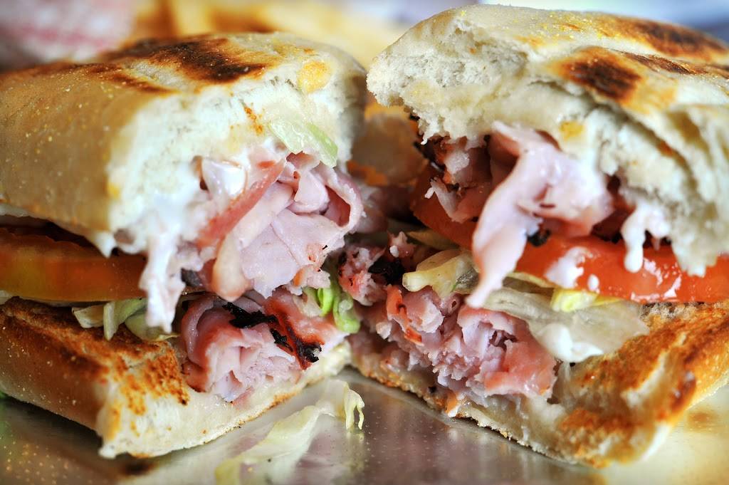 Villa Nova Drive Thru | meal delivery | 182 E Bank Rd, St Marys, OH 45885, USA | 4193945555 OR +1 419-394-5555