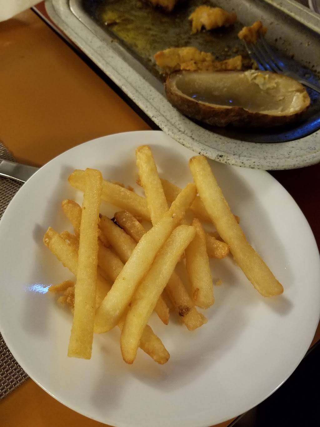 Century Elm Supper Club | restaurant | 8300 Co Rd T, Larsen, WI 54947, USA | 9208362022 OR +1 920-836-2022