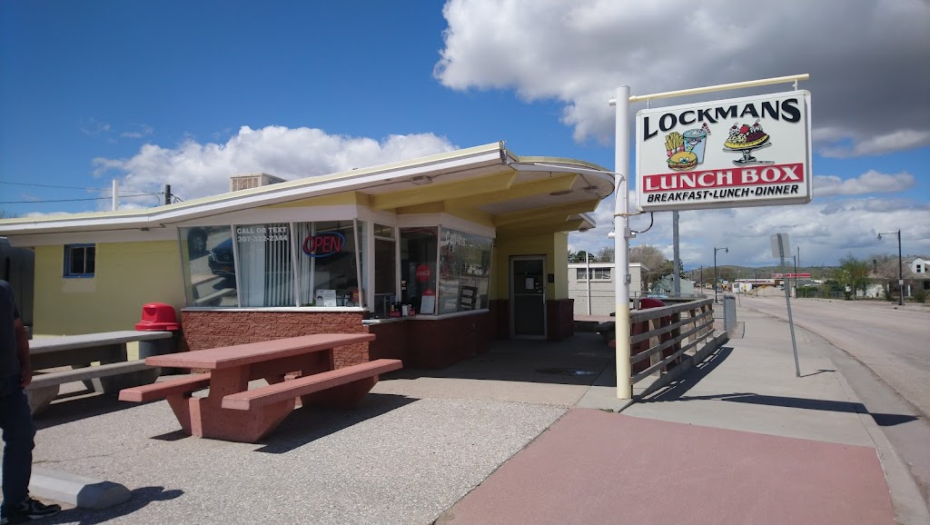 Guernsey Lockmans Lunch Box | restaurant | 262 E Whalen St, Guernsey, WY 82214, USA | 3073222344 OR +1 307-322-2344