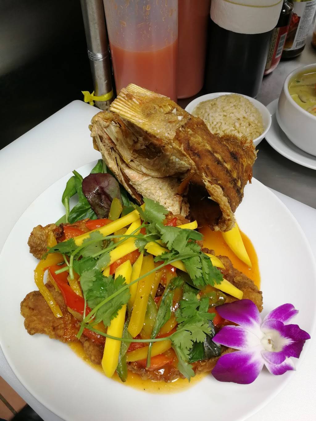 Chao Phaya Thai Cuisine | restaurant | 900 Easton Ave, Somerset, NJ 08873, USA | 7322141348 OR +1 732-214-1348