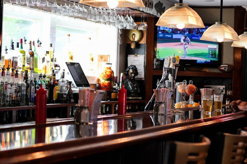 Willow st Tavern | restaurant | 477 Yarmouth Rd, Hyannis, MA 02601, USA | 7744705834 OR +1 774-470-5834