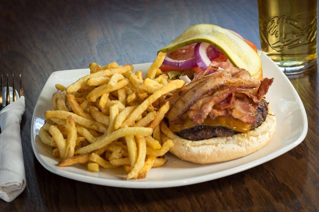 Bristol Bar and Grill Mississauga | restaurant | 512 Bristol Rd W #15, Mississauga, ON L5R 3Z1, Canada | 9058902500 OR +1 905-890-2500