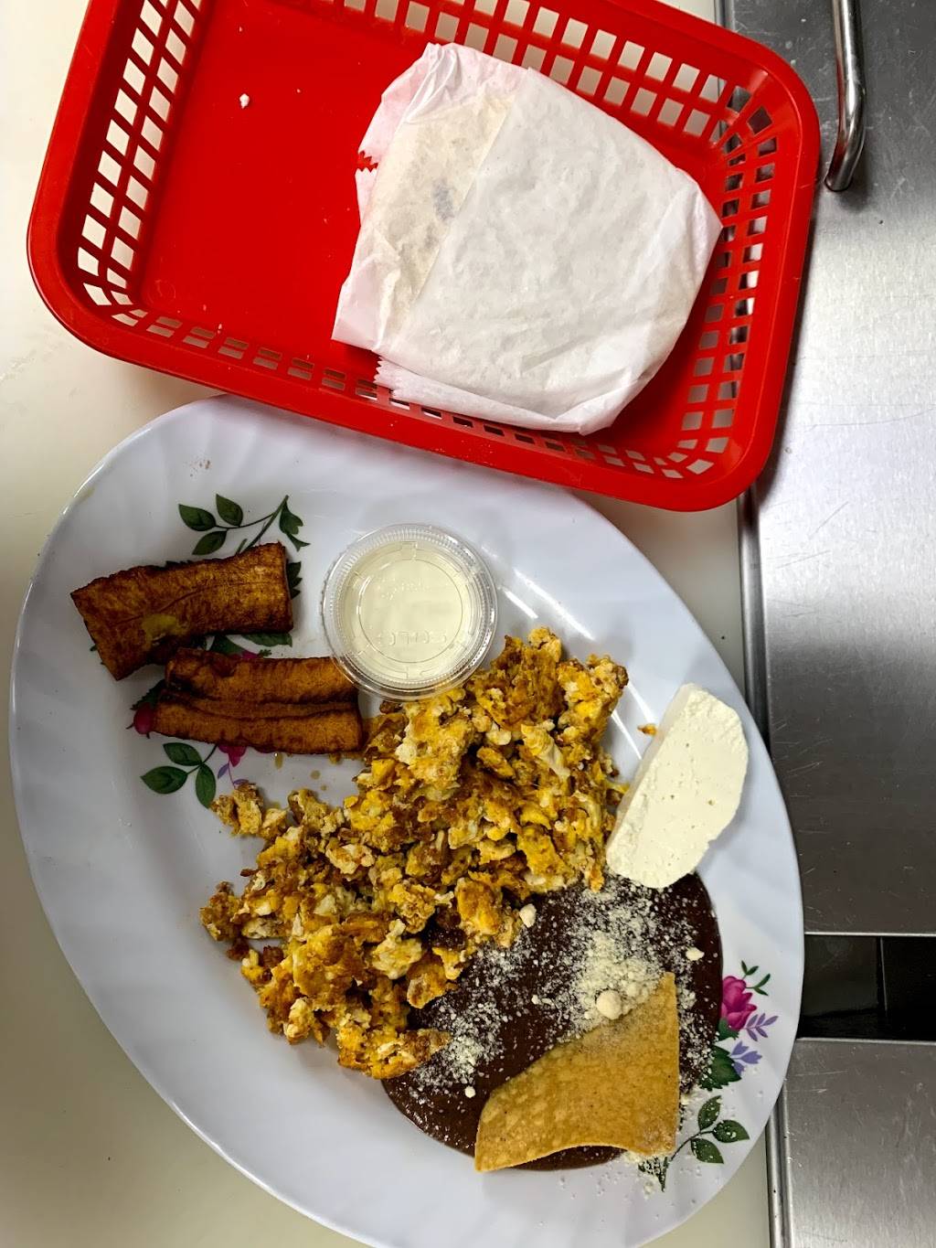 La Bendición | restaurant | 276 White St, Danbury, CT 06810, USA | 2034563277 OR +1 203-456-3277