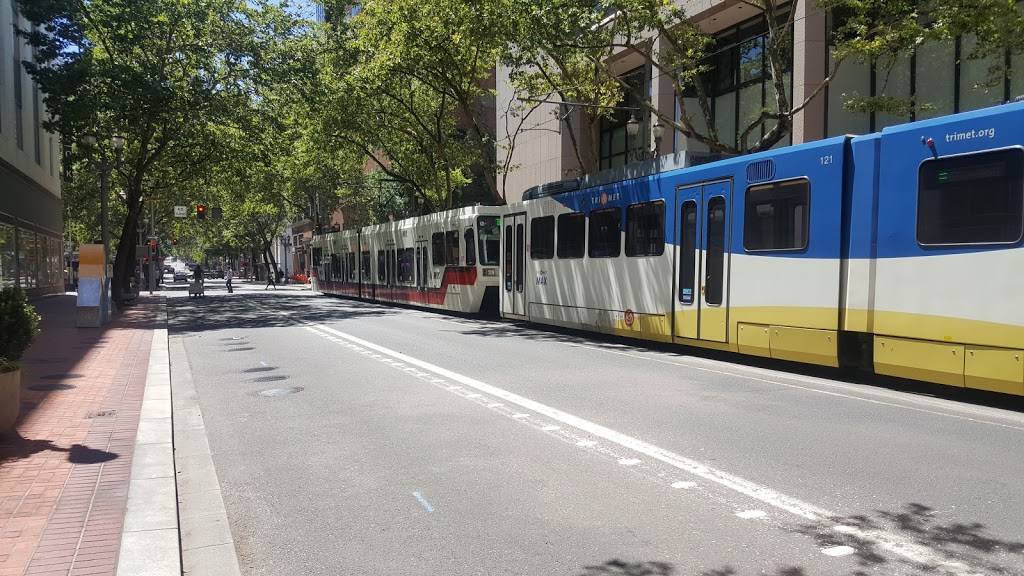 Korean Twist | restaurant | 310 SW 5th Ave, Portland, OR 97204, USA | 5035474844 OR +1 503-547-4844