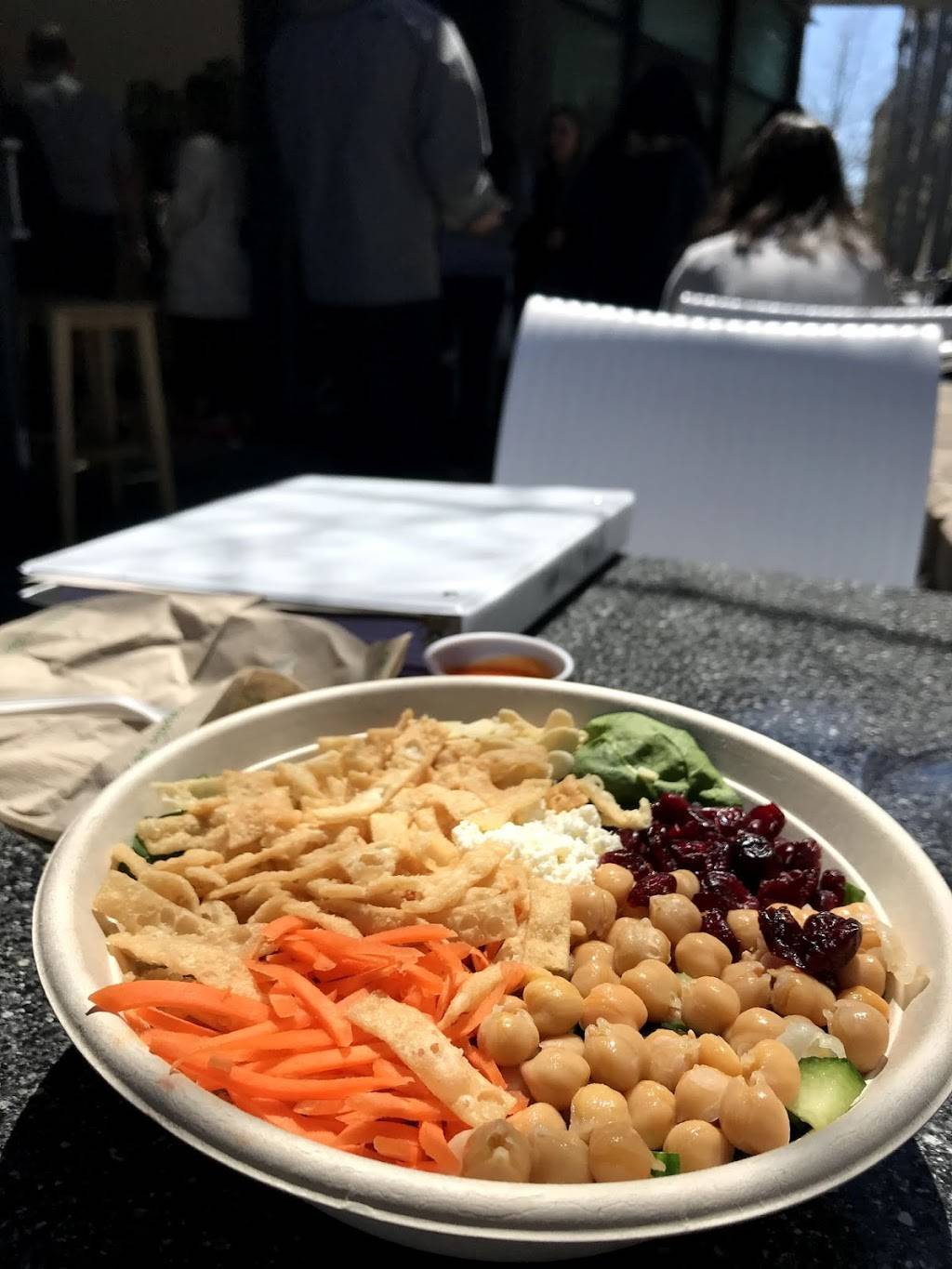 Freshii | restaurant | 85 Hanna Ave #104a, Toronto, ON M6K 3S3, Canada | 4165160100 OR +1 416-516-0100