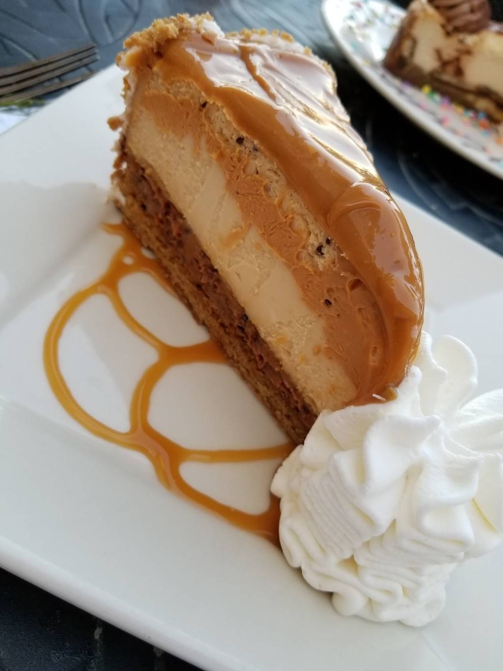 The Cheesecake Factory | restaurant | 2715 Southdale Center, Edina, MN 55435, USA | 9526533333 OR +1 952-653-3333