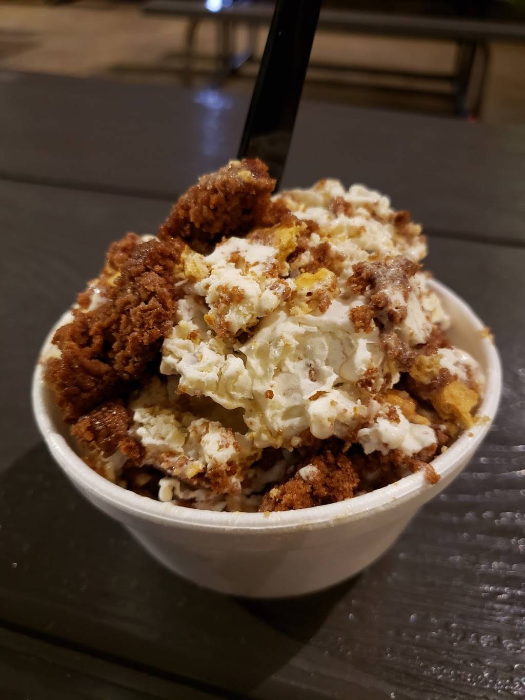 Abracadabra Ice Cream Factory | restaurant | 520 N Main St, Kissimmee, FL 34744, USA | 4072012509 OR +1 407-201-2509