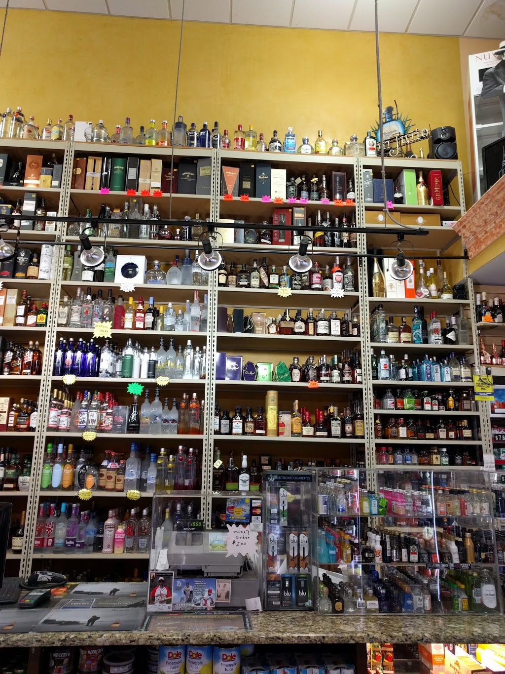 Krispy Krunchy Chicken | restaurant | 579 Monroe St, Detroit, MI 48226, USA | 3139746749 OR +1 313-974-6749