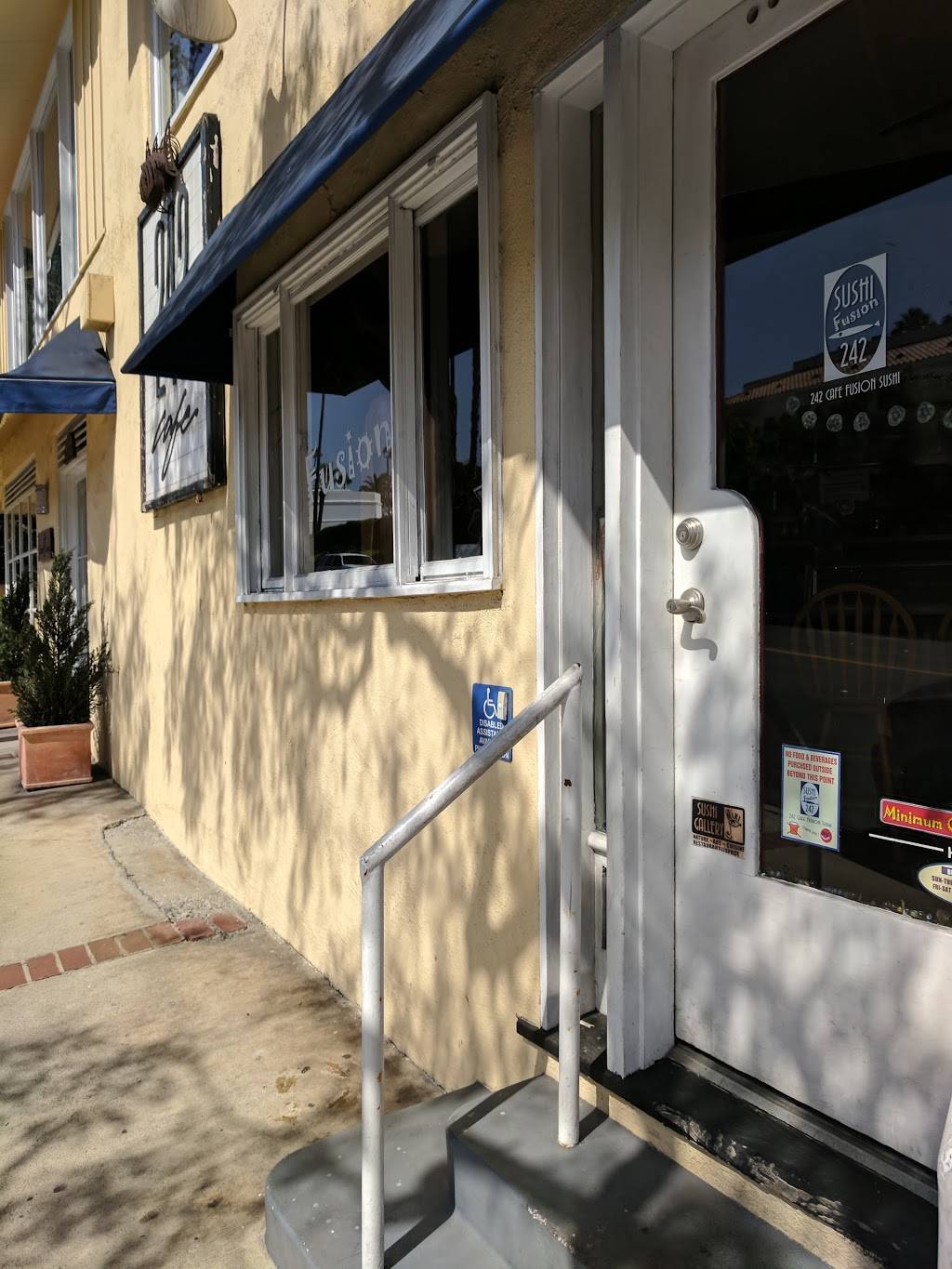 242 Cafe Fusion Sushi | restaurant | 242 N Coast Hwy, Laguna Beach, CA 92651, USA | 9494942444 OR +1 949-494-2444