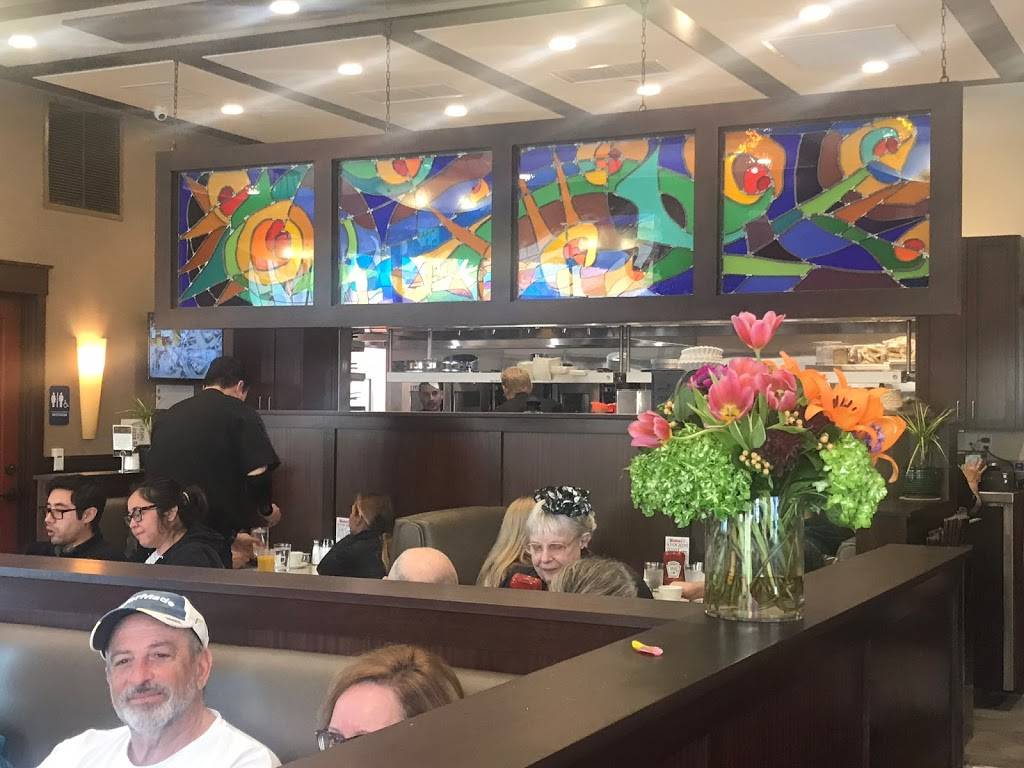 Richard Walkers Pancake House | restaurant | 2656 Gateway Rd, Carlsbad, CA 92009, USA | 7608938400 OR +1 760-893-8400