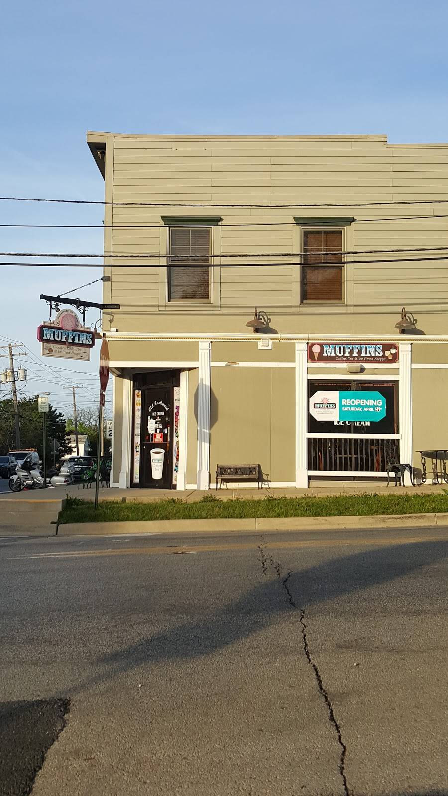 Muffins | bakery | 400 E Illinois St, Lemont, IL 60439, USA | 6302431786 OR +1 630-243-1786